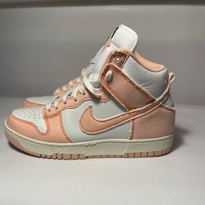 NIKE DUNK HIGH 1985. Women’s 7.5 Worn 3 times. LIKE NEW